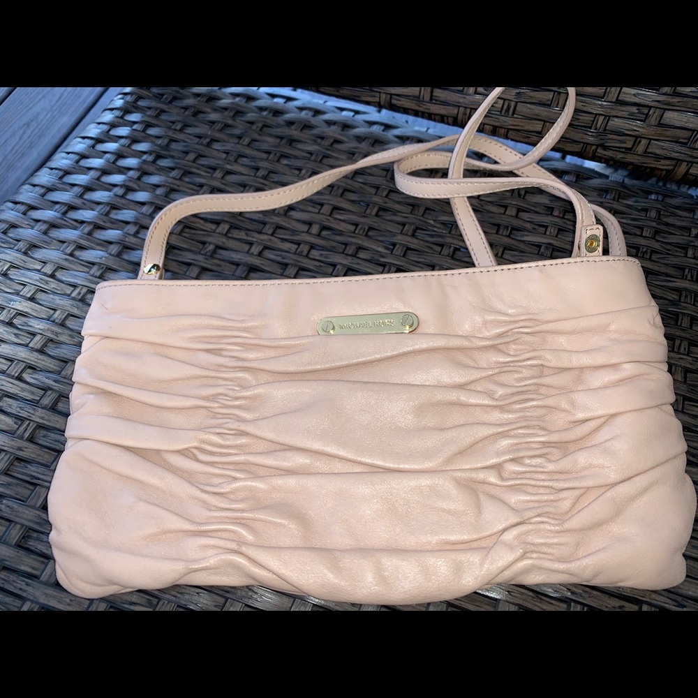 ‼️‼️‼️MICHAEL KORS CLUTCH